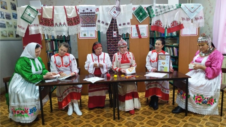 Творческая гостиная «Искусство Чувашской вышивки» в Новошимкусском СДК